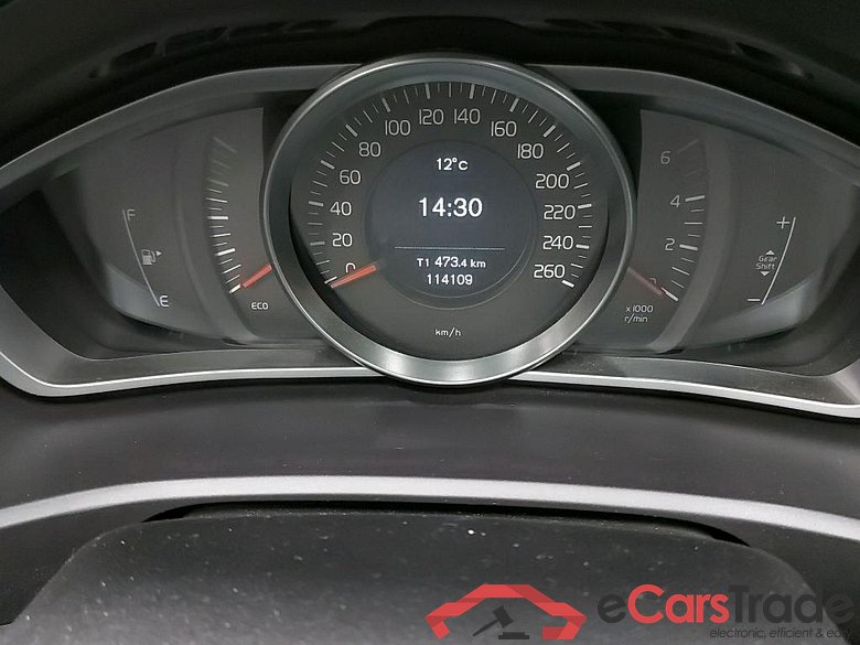 VOLVO - VOL V40 D2 120PK Black Edition #5