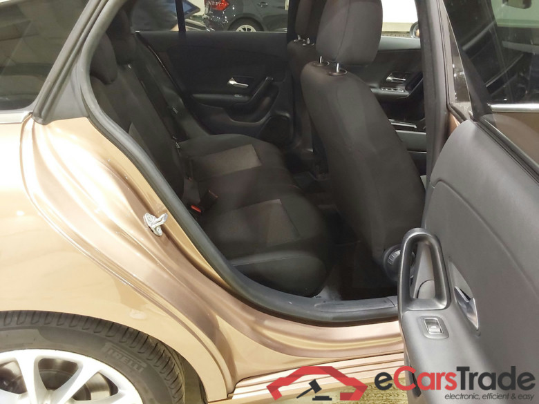 MERCEDES-BENZ CLA SHOOTING BRAKE 2.0 CLA 180 D BUSINESS LINE DCT SH BR #5