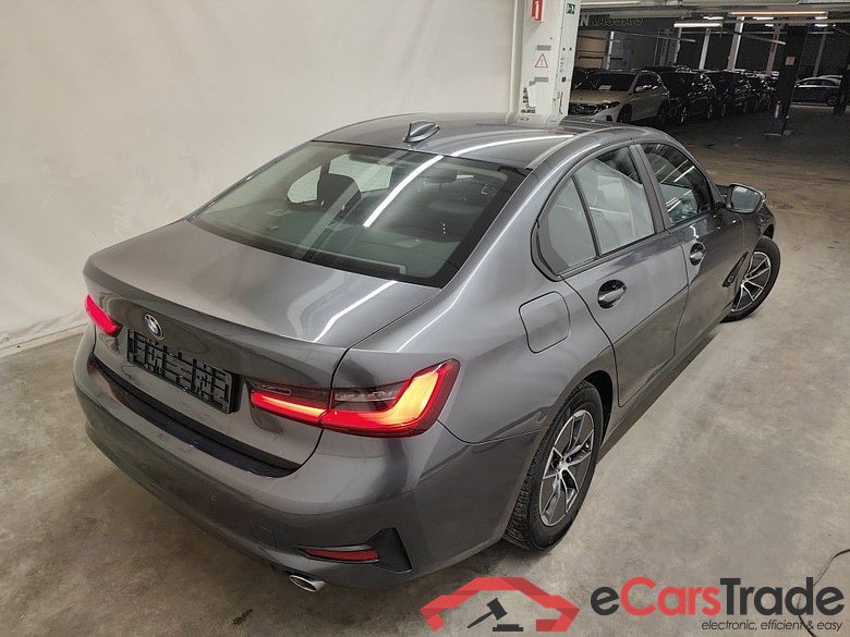 BMW 3 Reeks Berline 318dA (100 kW) 4d #2