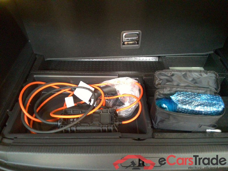 Peugeot 3008 GT Hybrid 225 Plug-in Hybrid (e-EAT8) 1.6L #6