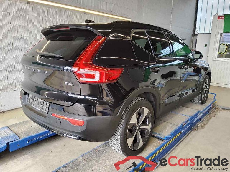 Volvo XC40 (2017->) DE - SUV5 B4 AWD EU6d, Ultimate Dark (EURO 6d), (Facelift) 2022 - 2022 #3