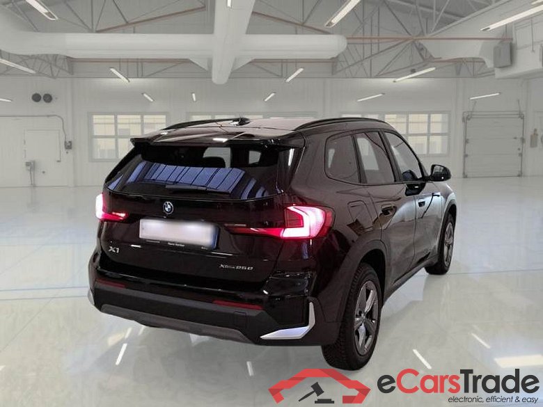 BMW X1 / 2022 / 5P / SUV XDRIVE 25E DCT #2