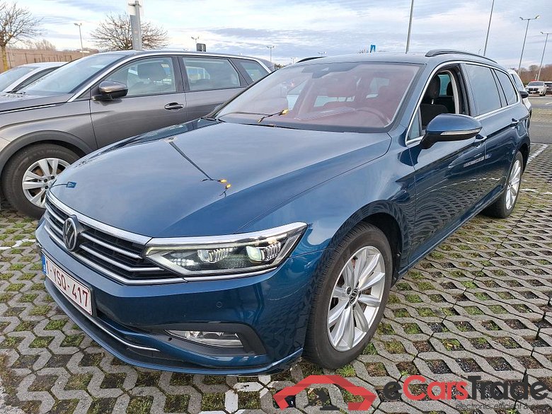 VOLKSWAGEN - VW  PASSAT VARIANT TDI SCR 150PK Style Business #1