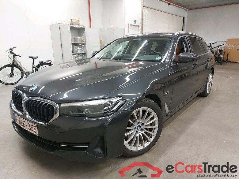 BMW - BMW 5 TOURING 520e 204PK Business Edition With Dakota Mem Seats & Pack Driving Assistant Professional & Travel & Parking Assistant & Towing Hook * HYBRID *