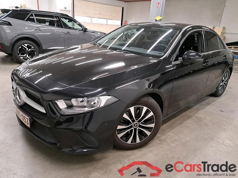 MERCEDES - MER A BERLINE 180 136PK 7G-DCT Business Solution Essential & Smartphone integration  * PETROL *