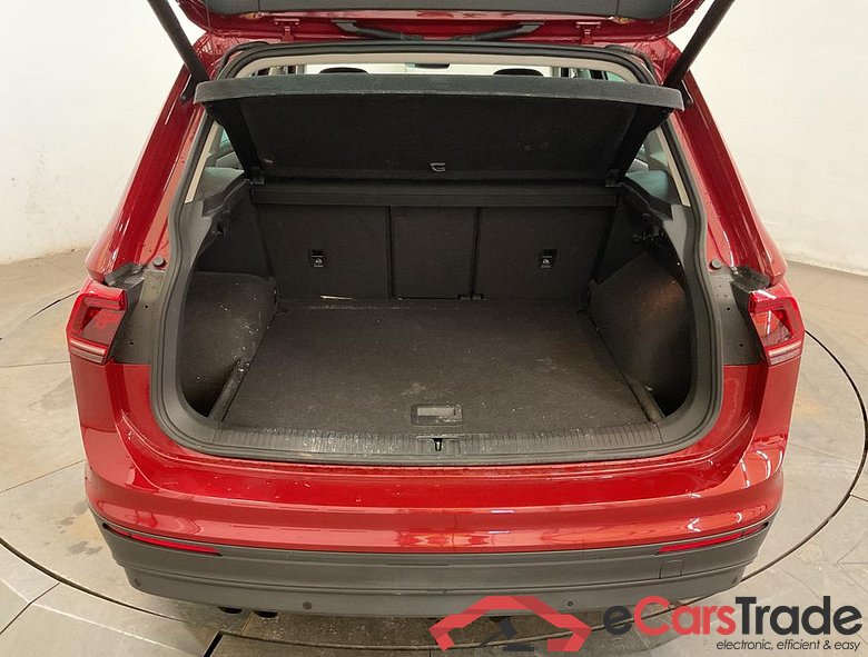 VOLKSWAGEN Tiguan 1.4 TSI ACT 110 kW (150 ch) 6 vitesses DSG #4