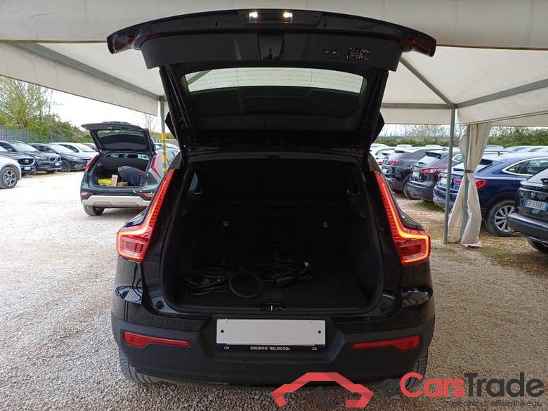 VOLVO XC40 / 2017 / 5P / SUV T4 PLUG-IN HYBRID AUTO RECHARGE R-DESIGN #5