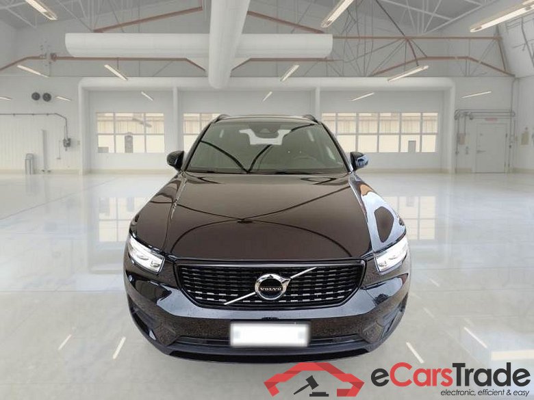 VOLVO XC40 / 2017 / 5P / SUV T4 PLUG-IN HYBRID AUTO RECHARGE R-DESIGN #6