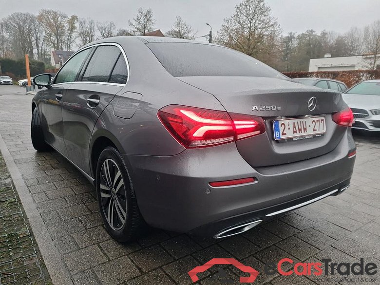 MERCEDES-BENZ A-CLASS LIMOUSINE 1.3 A 250 E BUSINESS SOLUTION DCT #3