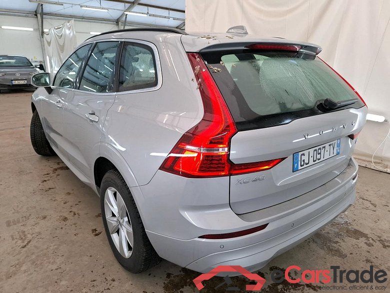 VOLVO XC60 5p SUV B4 AWD 197 Geartro 8 Momentum #2