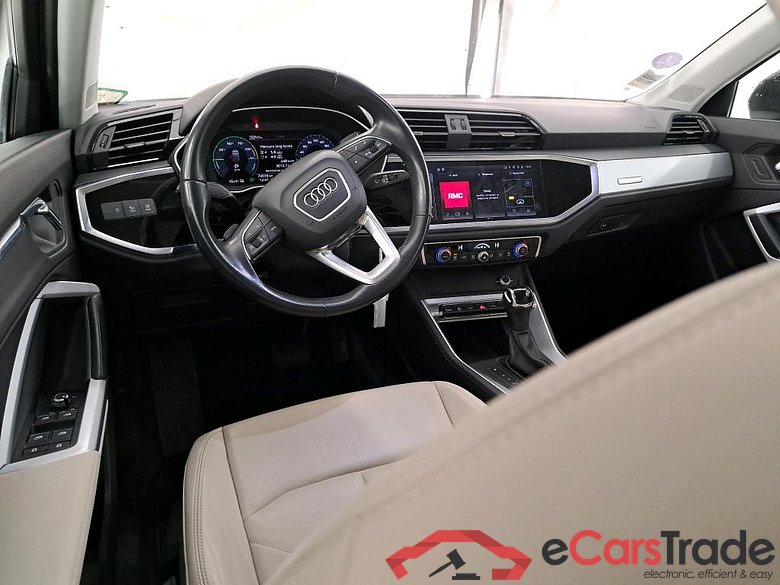 AUDI Q3 Sportback / 2019 / 5P / SUV 45 TFSI E 245 S TRONIC BUSINESS LINE #5