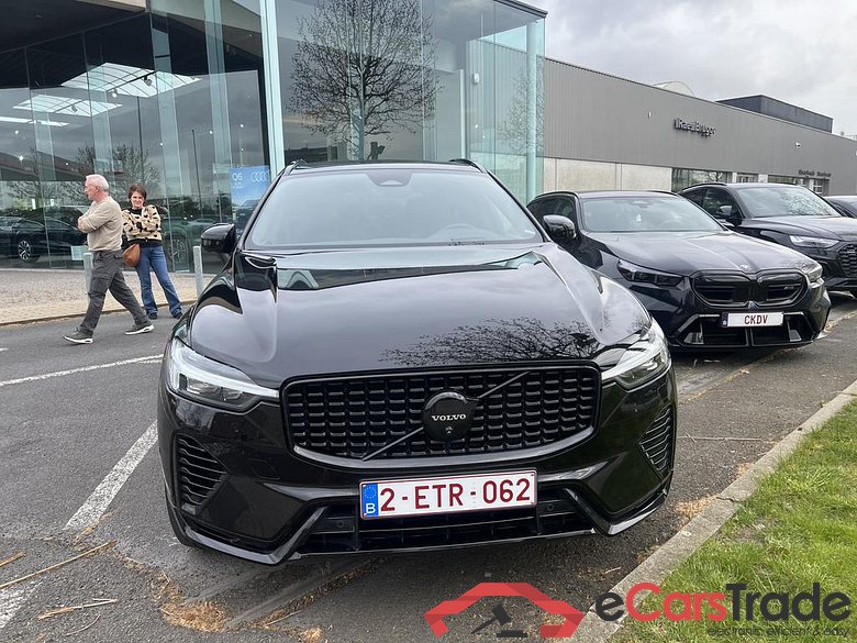 VOLVO XC60 2.0 T6 PHEV AWD Ultra Black Edition (257kW) #3