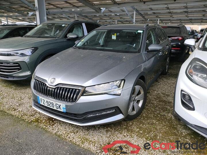 Skoda Superb 2.0 TDI Aut. LED Navi KeylessGo Camera Klima PDC ...