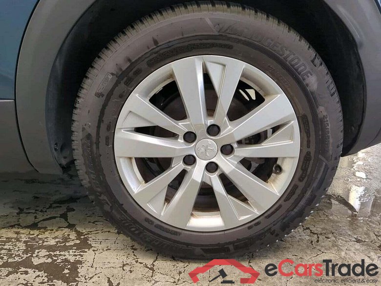 PEUGEOT 3008 1.2 PureT. BL Active #5