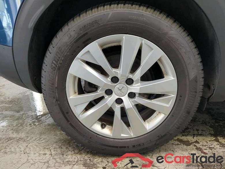 PEUGEOT 3008 1.2 PureT. BL Active #6