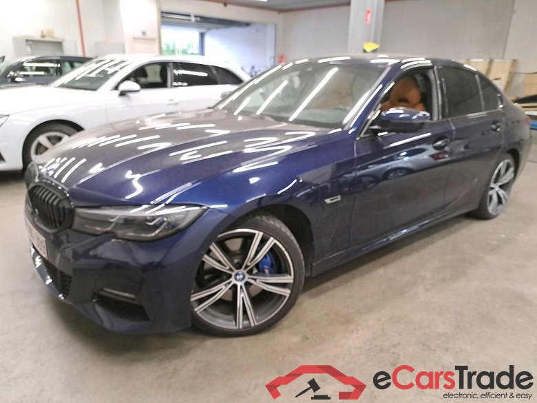 BMW - BMW 3 BERLINE 330e 292PK M Sport With Comfort Pack With Cognac Vernasca Heated Fr & Re Seats & Laser Lights & M Brakes & M Suspension & Driving Assistant Pack & Towing Hook   * HYBRID *