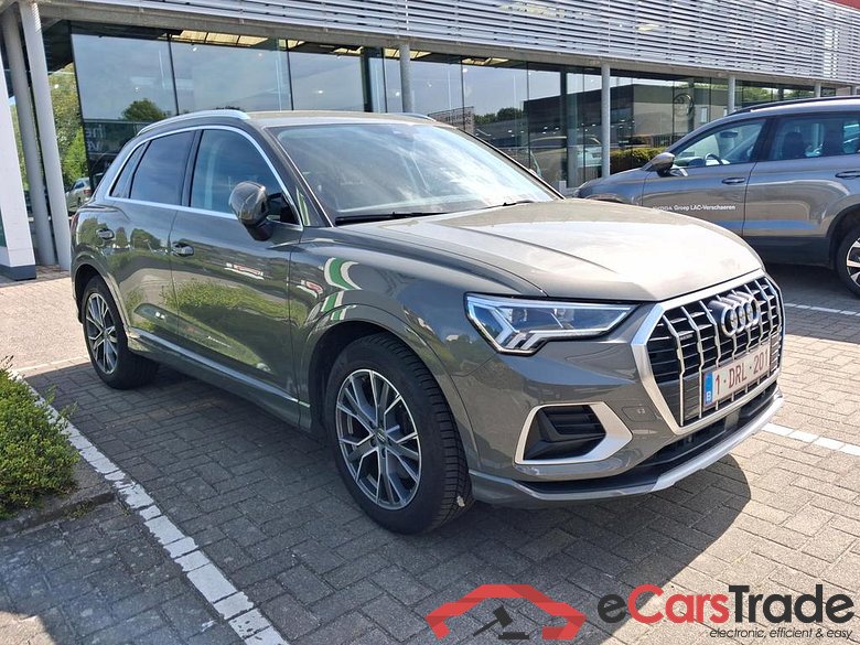 AUDI Q3 Audi Q3  advanced 40 TFSI quattro 140(190) kW(pk) S tronic
