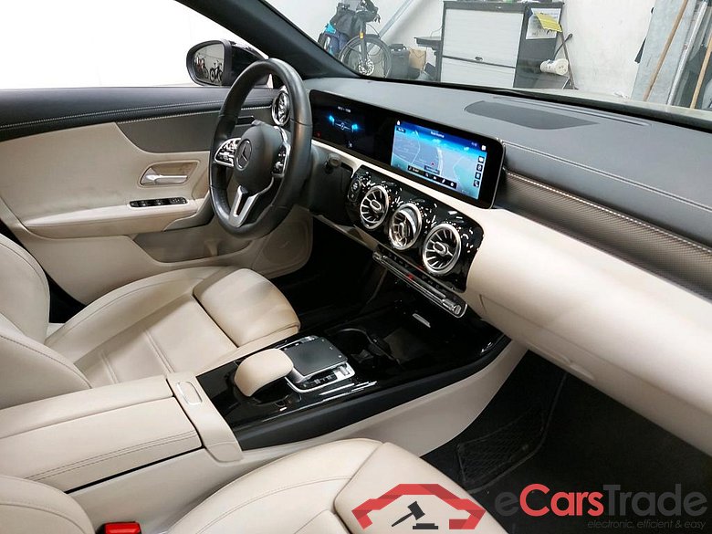 MERCEDES - MER CLA SHOOTING BRAKE 180 d 116PK 7G-DCT Progressice & Pack Premium & Seat Comfort & Parking Pack With Camera #3