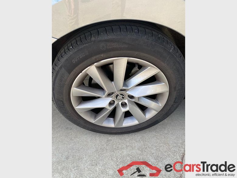 SKODA Superb Combi Superb Wagon Style 1,6 TDI 88 kW 6-speed mech. #3