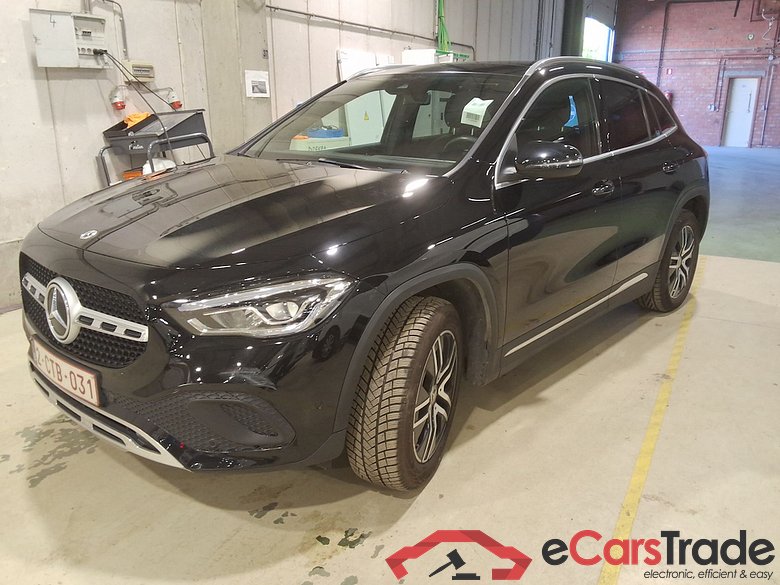 MERCEDES-BENZ GLA - Klasse 1.3 GLA 250 E DCT LUXURY LINE #1