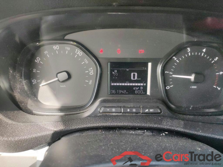 OPEL Vivaro / 2019 / 4P / furgón 1.5 BlueHDi 74kW (100CV) M Std #4