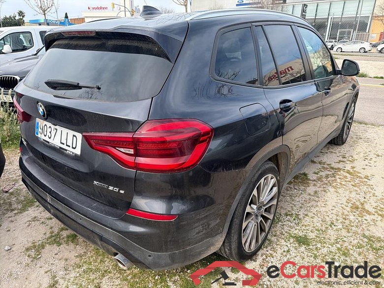 BMW X3 / 2017 / 5P / todoterreno xDrive30e #2