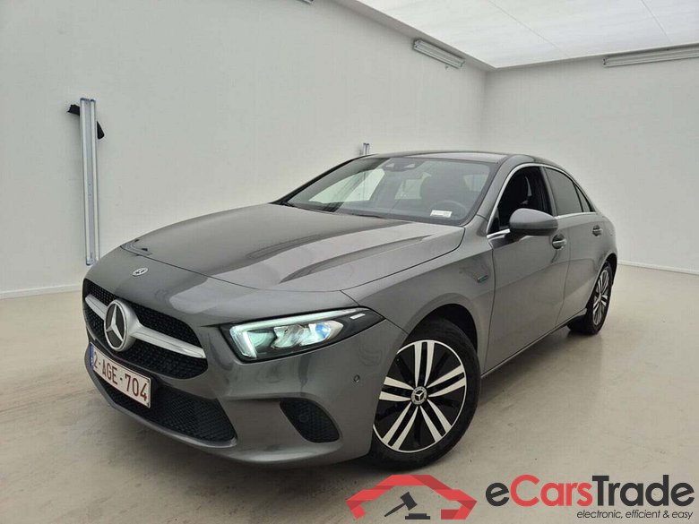 MERCEDES-BENZ A-KLASSE SEDAN 250E BUSINESS LUXURY #1