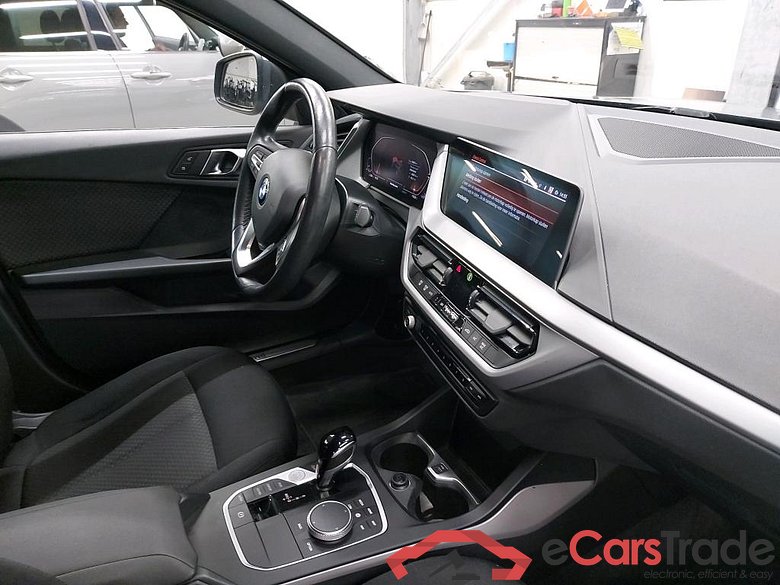 BMW - BMW 1 HATCH 118iA 136PK Pack Business & Heated Steering Wheel  * PETROL * #3