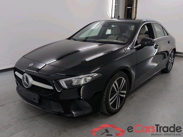 MERCEDES-BENZ A-CLASS LIMOUSINE 1.3 A 180