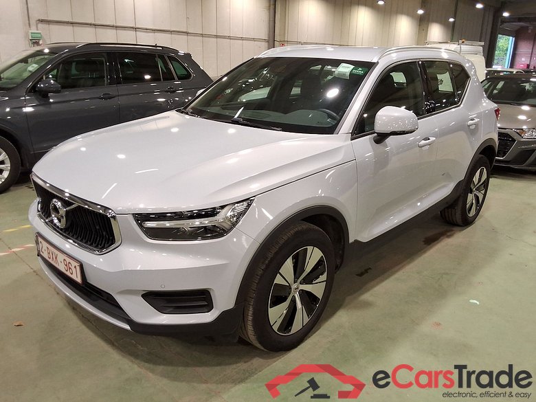VOLVO XC40 1.5 T2 MOMENTUM PRO