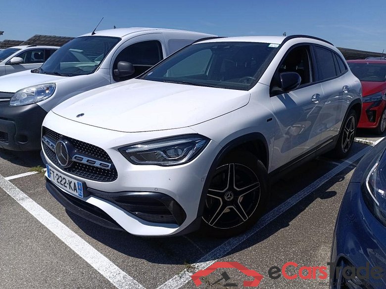 Mercedes GLA 250e Plug-In Hybrid AMG Night Aut. LED-Xenon Widescreen Sound Ambient Navi 1/2 Sport-Leather-Alcantara KeylessGo Camera Klima PDC ... #1