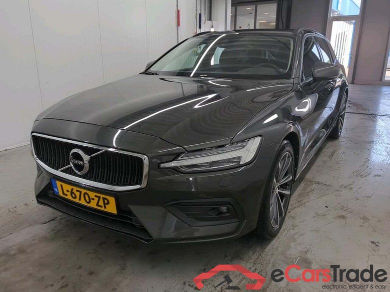 VOLVO V60 2.0 B4 Momen Bns #1