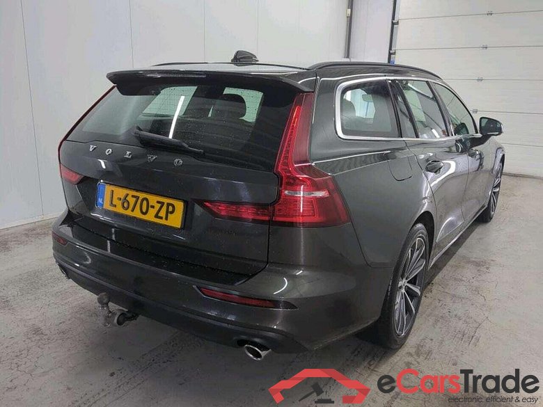 VOLVO V60 2.0 B4 Momen Bns #2
