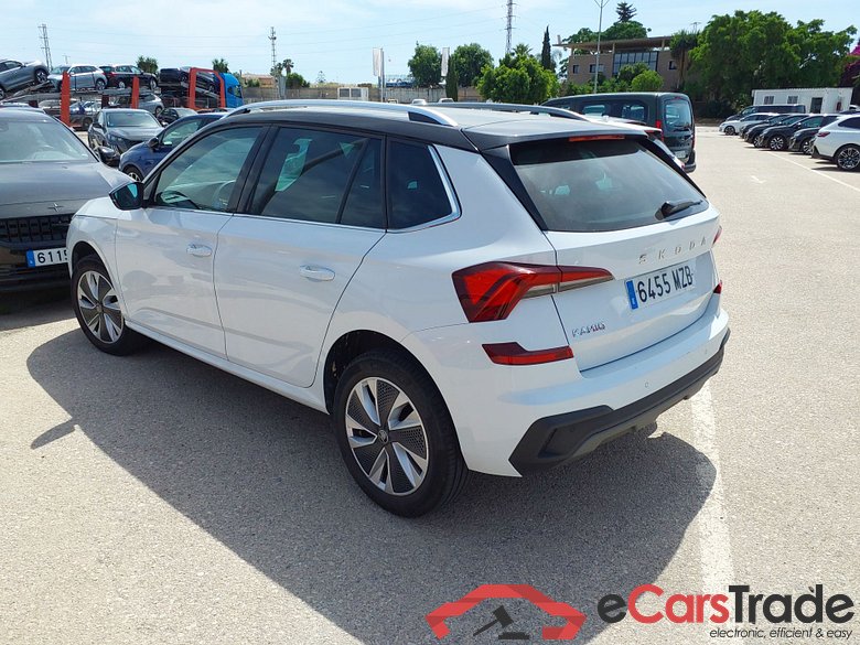 SKODA Kamiq 1.5 TSI 110kW (150CV) Manual 6 vel Design(Pano + Winterpack) #2