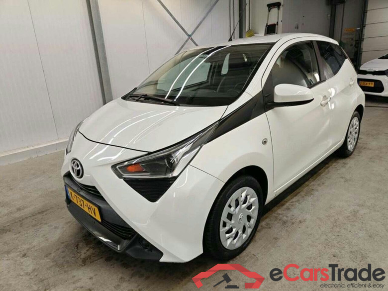 TOYOTA Aygo 1.0 VVT-i x-play #1