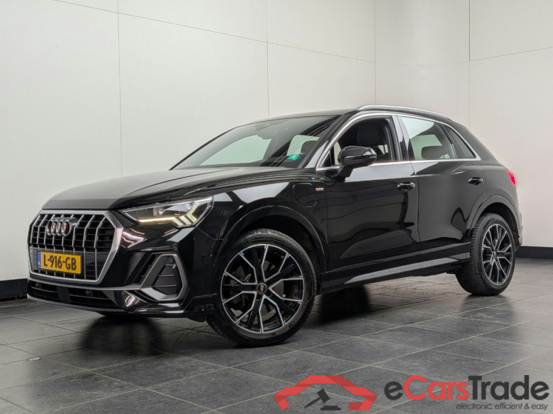 AUDI Q3 45 TFSI e S edition #1