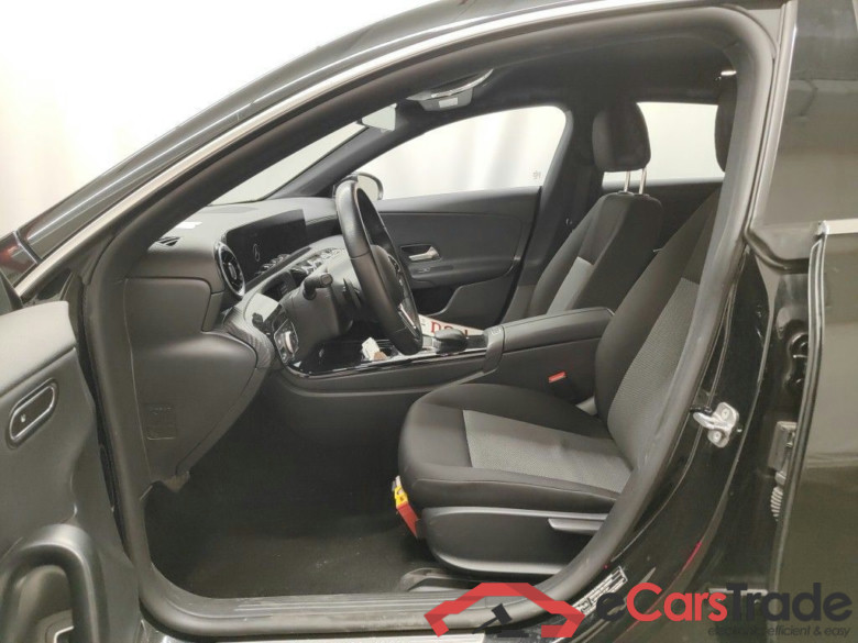 Mercedes-Benz CLA Shooting Brake CLA 200 d Business Line 5d #3