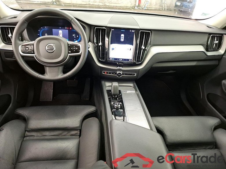 VOLVO XC60 / 2021 / 5P / SUV B4 197 Geartronic 8 Plus Style Dark #5