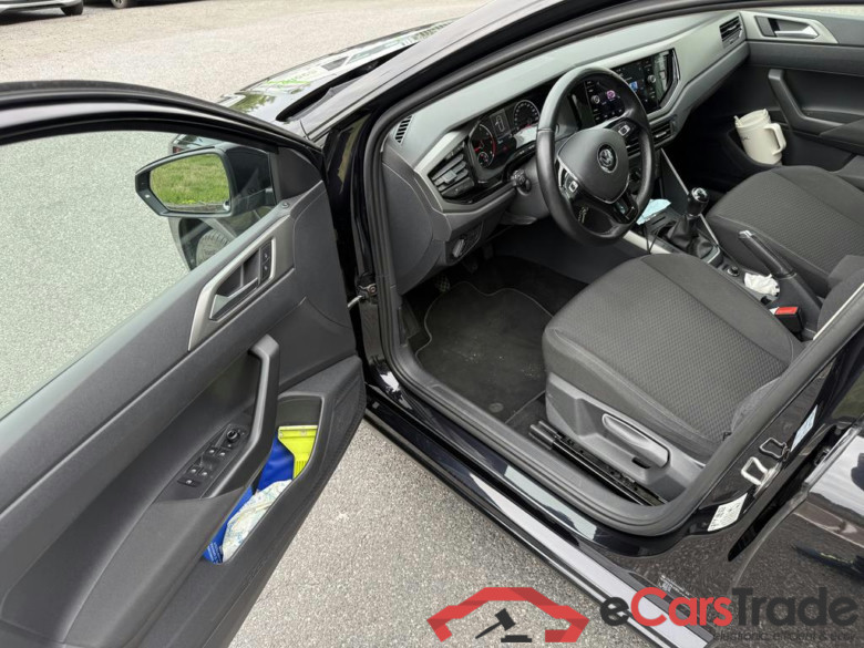 VOLKSWAGEN Polo New Polo Comfortline 1.0 TSI  70 kW (95 ch) 5 vitesses manuel #5