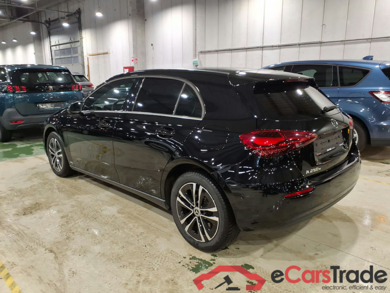 MERCEDES-BENZ A-CLASS 1.3 A 250 E BUSINESS LINE DCT #2