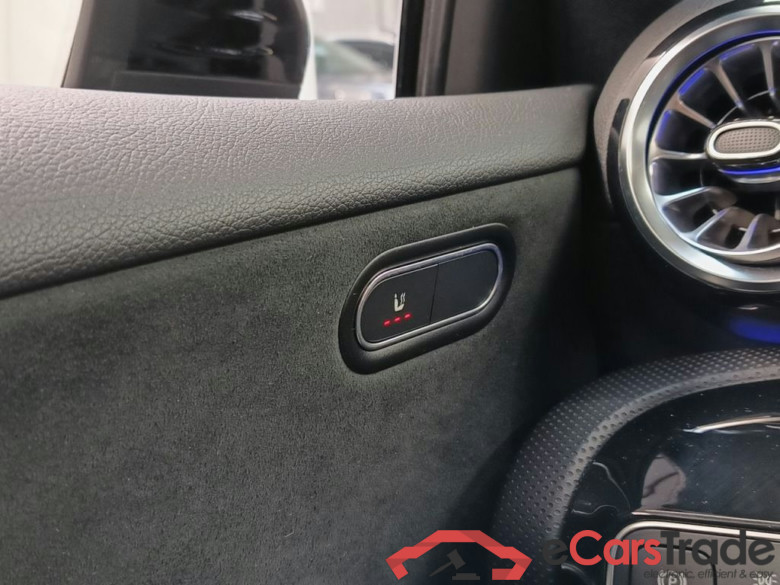 Mercedes-Benz Classe A Hatchback A 250 e AMG Line DCT 5d #6