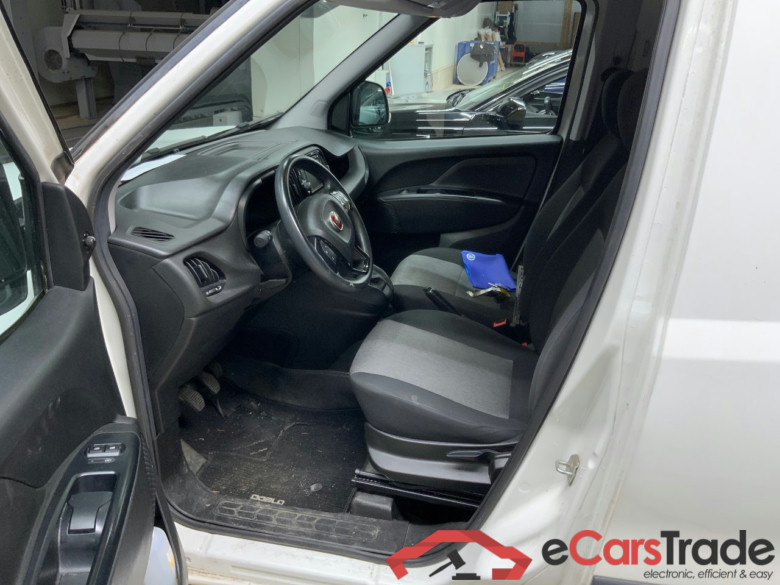 Doblo Cargo / Pritsche SX Maxi Kasten 1.6 Multijet 74KW MT6 E6 #4