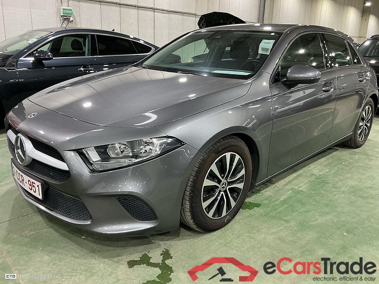 MERCEDES-BENZ A-CLASS 1.3 A 180 ESSENTIAL LINE DCT