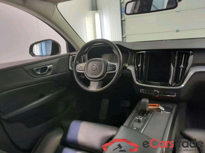 VOLVO V60 2.0 B3 Momentum #3