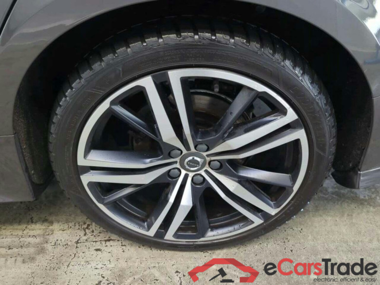 VOLVO V60 2.0 B3 Momentum #5