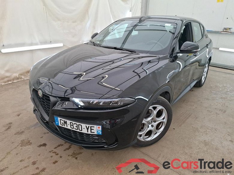 ALFA ROMEO Tonale / 2022 / 5P / SUV 1.5T Hybrid 130 TCT7 Sprint OPERATION STOCK