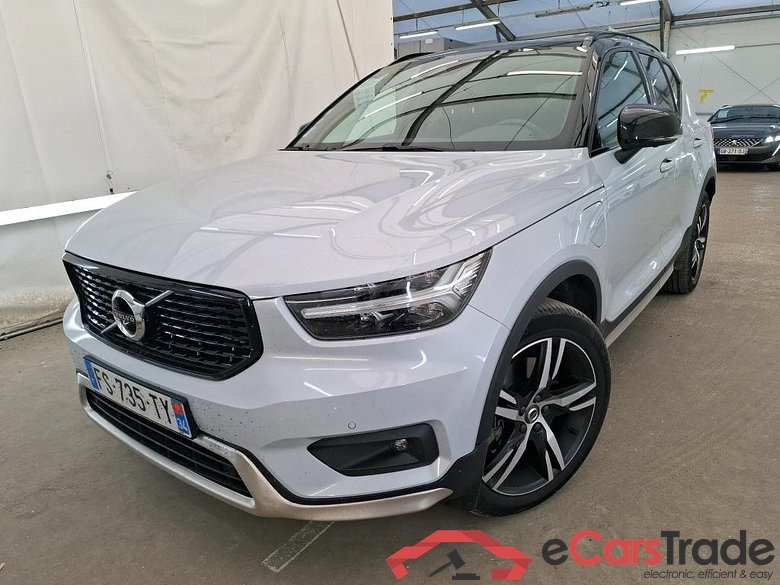 VOLVO XC40 / 2017 / 5P / SUV Recharge T5 262 DCT7 R-Design