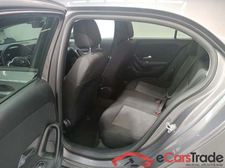 Mercedes-Benz A-Klasse A 180 d Business Solution 5d #3