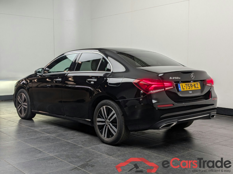 MERCEDES-BENZ A-KLASSE 250 e Bns Sol Luxury #4