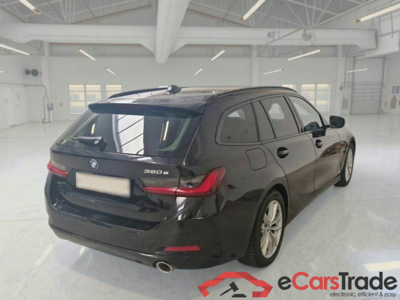 BMW SERIE 3 / 2022 / 5P / STATION WAGON 320E TOURING AUTO #2